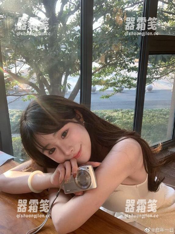 399.su 分享不寻常的八卦,www.399.su带你飞向吃瓜新高度!