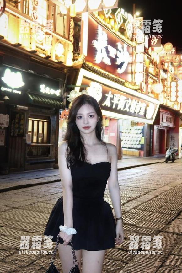 51.com 每次打开51.com的app有种“我又来吃瓜”的罪恶感,哈哈。