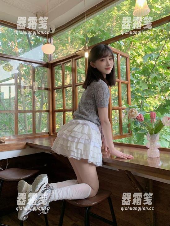 51吃瓜中心 51吃瓜中心的网页上每天都有新鲜出炉的奇闻趣事,你点击了吗?