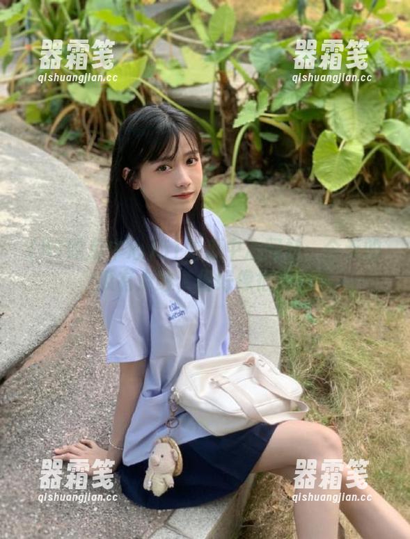 51吃瓜中心 51吃瓜中心网站:今天的瓜有点酸,但好像很爽!