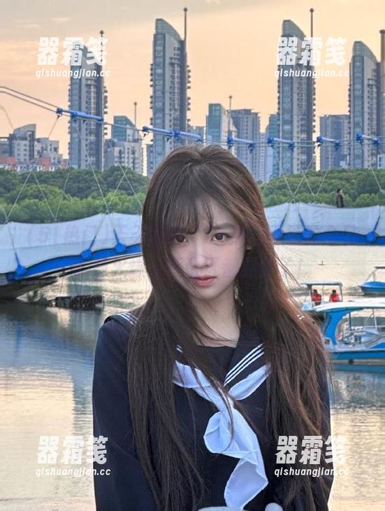 天天吃瓜，51热门网址的今日话题火爆，评论区都要炸了！