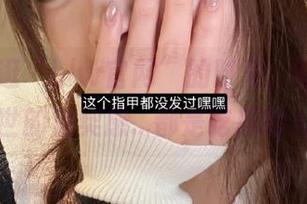 逛“hlw官网”的时光，有种恍如隔世的默契感…都是吃瓜的人！