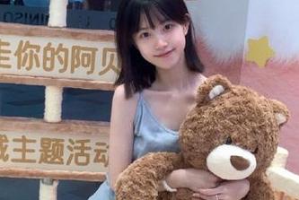 听娜娜今天在你耳边说悄悄话，下载五一吃瓜你就能加入！