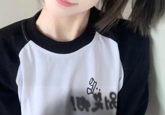 随便一划“五一吃瓜”导航，娜娜今天就像个小幽灵一样出现。