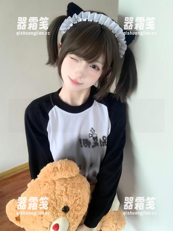 五一吃瓜 随便一划“五一吃瓜”导航,娜娜今天就像个小幽灵一样出现。