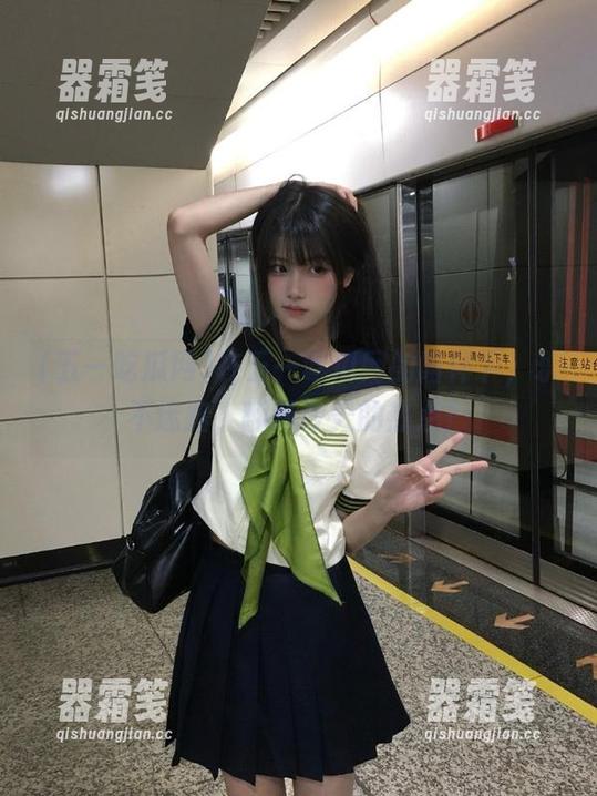 五一吃瓜网 在五一吃瓜网的陪伴下,永不迷路,翻开今天的热点!