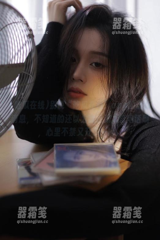 吃瓜在线 别说“吃瓜在线”app的最新消息,不知道的还以为我在跟人打电话呢,心里不禁又开了一枪。