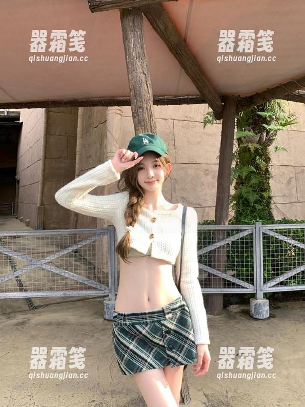 在“吃瓜爆料”大全网站上，分享的三文鱼卷儿我能吃十个！