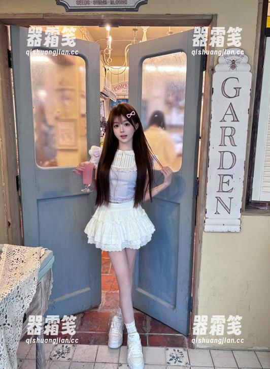 吃瓜黑料 吃瓜黑料官网:当荧幕前的完美与现实生活碰撞,反差感MAX!