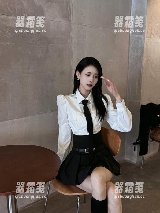 黑料社 下载黑料社app,你的瓜田里一定会有惊喜…但要小心噢,瓜也可能带刺儿。