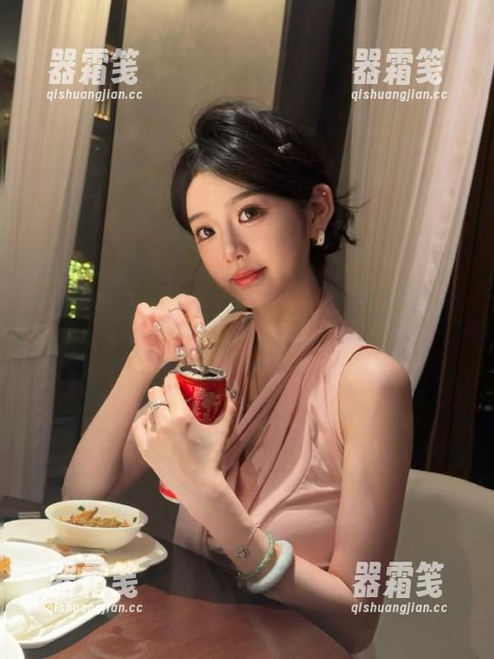 黑料社区官网首页的爱恨情仇，我的下饭神器！