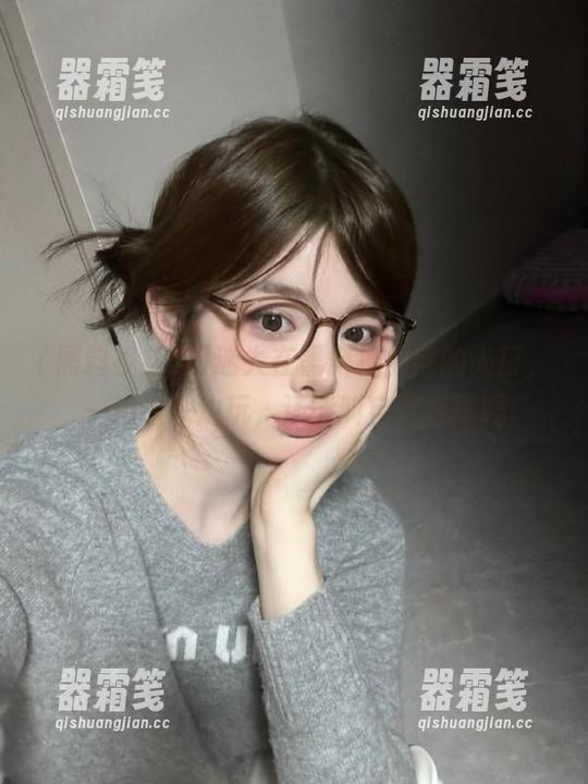 迷失在黑料视频网的入口，一边看一边玩，还能叫自己自律吗